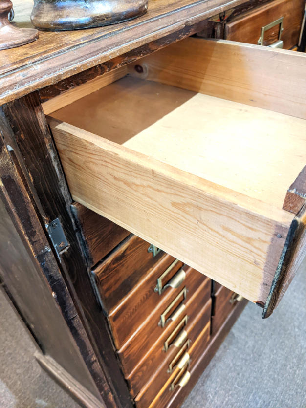 U01 Old Filing Draws 330 04