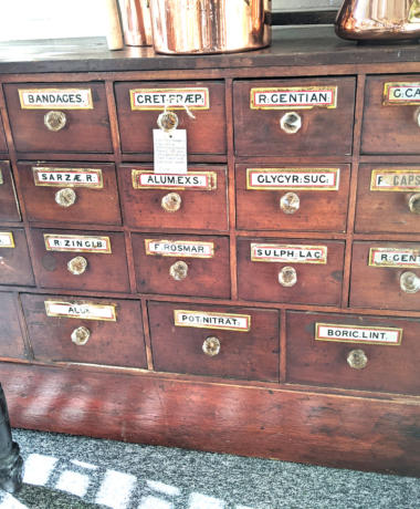 U01 Victorian Mahogany Shop Fitting Apothecary Cabinet 13 Drawers With Pharmacutical Labels 1400 01
