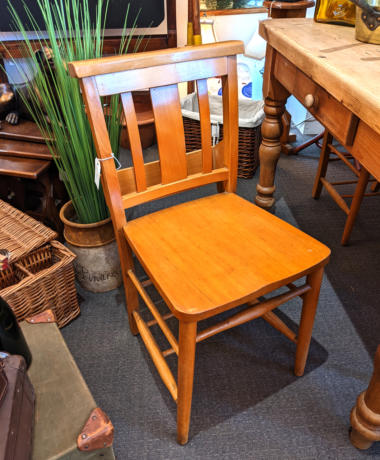 U02 Church Chair With Bible Back 65 01