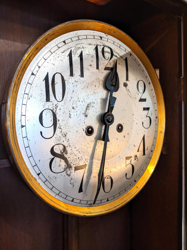 U04 Farmhouse Kitchen Long Clock 350 01A