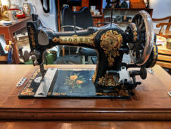U04 Stunning Jones Family Sewing Machine 250 02