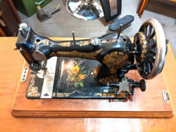 U04 Stunning Jones Family Sewing Machine 250 03