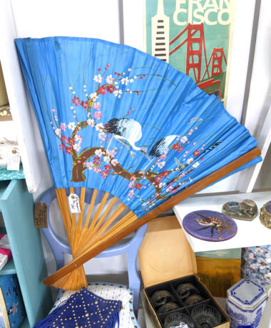 U07 Large Handpainted Fan 45 01