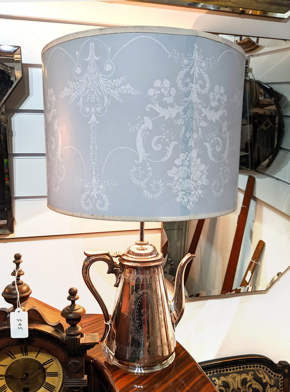 U08 Antique Teapot Lamp 160 _01