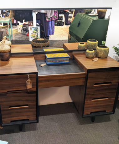 U08 Stag Mid Century Desk With Mirror 275 01