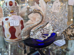 U101 Vintage Swan Salt Pot 59 01