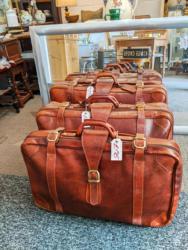 U14 The Bridge Large Leather Suitcase Group 01