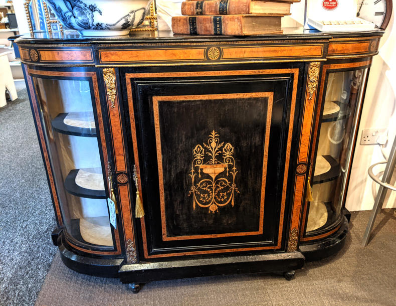 U14 Victorian Credenza 595 01