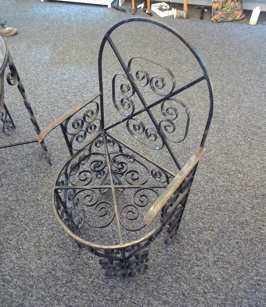 U14 Vintage French Wrought Iron Table and Six Chairs