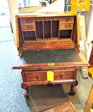 U15 Superb Burr Walnut Bureau Fitted Interior And Laovely Ball Claw Feet With Key 295 01