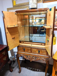 U15 Superb Burr Walnut Drinks Cabinet With Slide Key On Cabriolet Legs 295 02