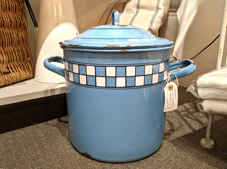 U16 Beautiful Large Enamel Lidded Pot 95 01