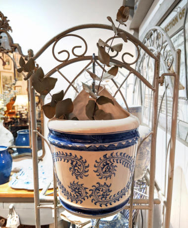 U16 Hand Painted Blue White Vintage Wall Planter 25 01