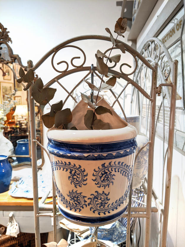 U16 Hand Painted Blue White Vintage Wall Planter 25 01