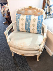 U16 Pretty French Bedroom Chair 145 01