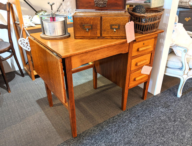 U18 1940S Extendable Oak Desk With Drop Leaf And Pull Out Shelf 275 02