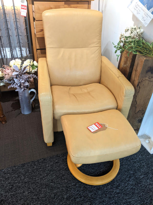 U29 Sale Cream Ekornes Chair Stool Was £175 Now 130 01