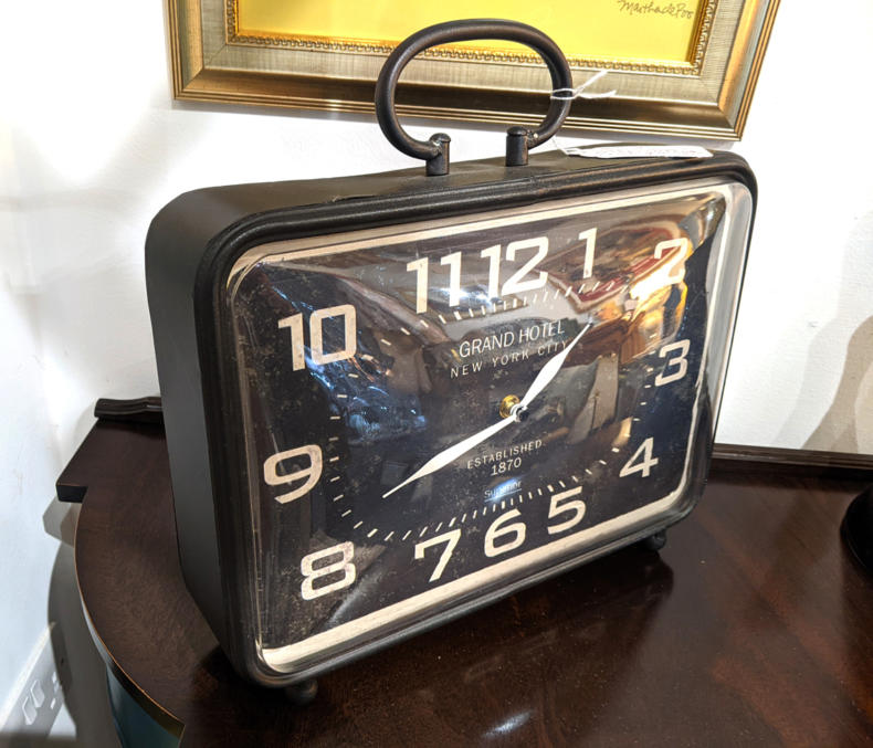 U34 Grand Hotel Quartz Clock 30 01