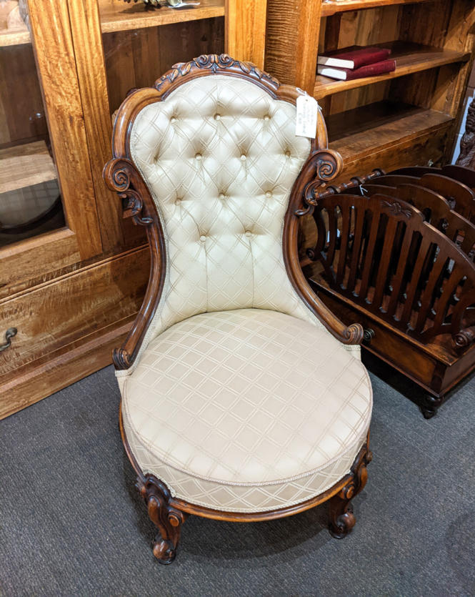 U40 Victorian Walnut Nursing Chair 165 01