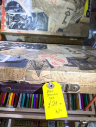 U72 Vintage Boxed Art Set 24 02