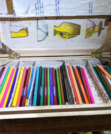 U72 Vintage Boxed Art Set 24 01