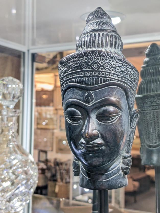 U82 Far Eastern Mounted Bust 2 145 01