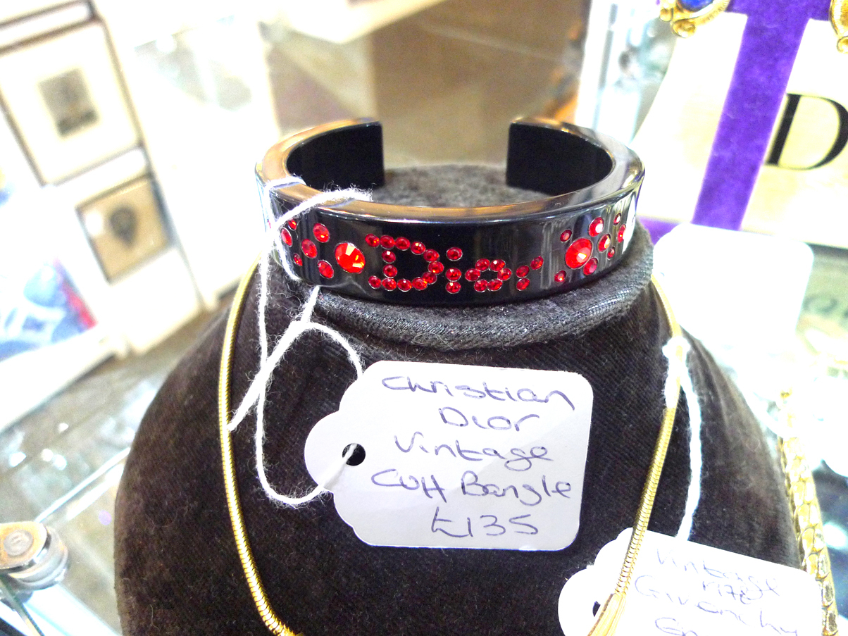 U94 Vintage Christian Dior Cuff Bangle 135 _01