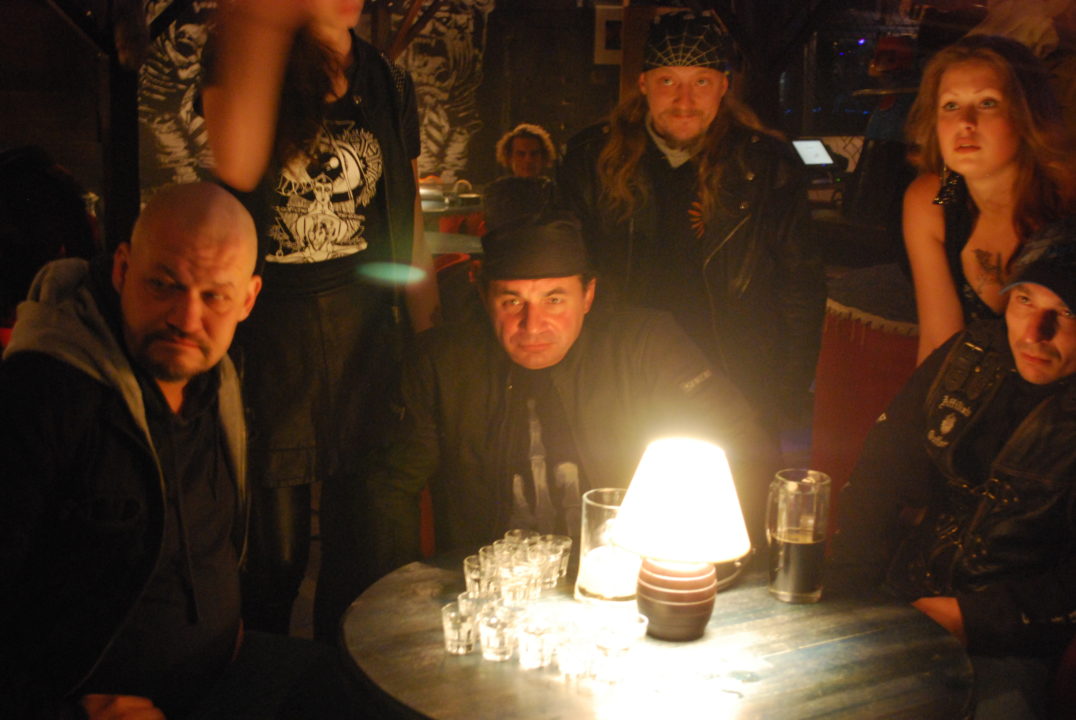 dsc_0190 crew filming backstage bikers rextale lynx production movics bar