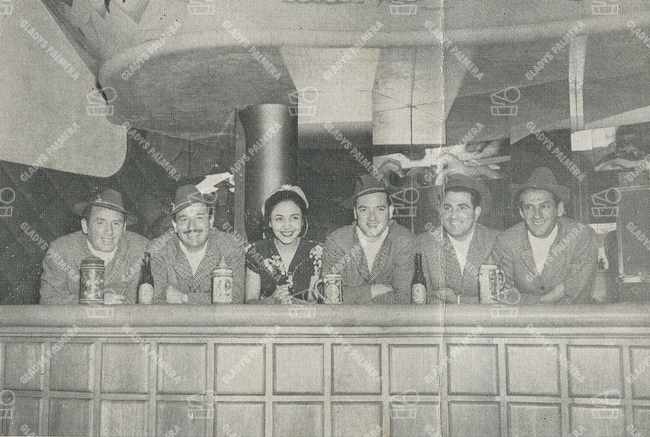 Gina Cabrera y Los Xey 