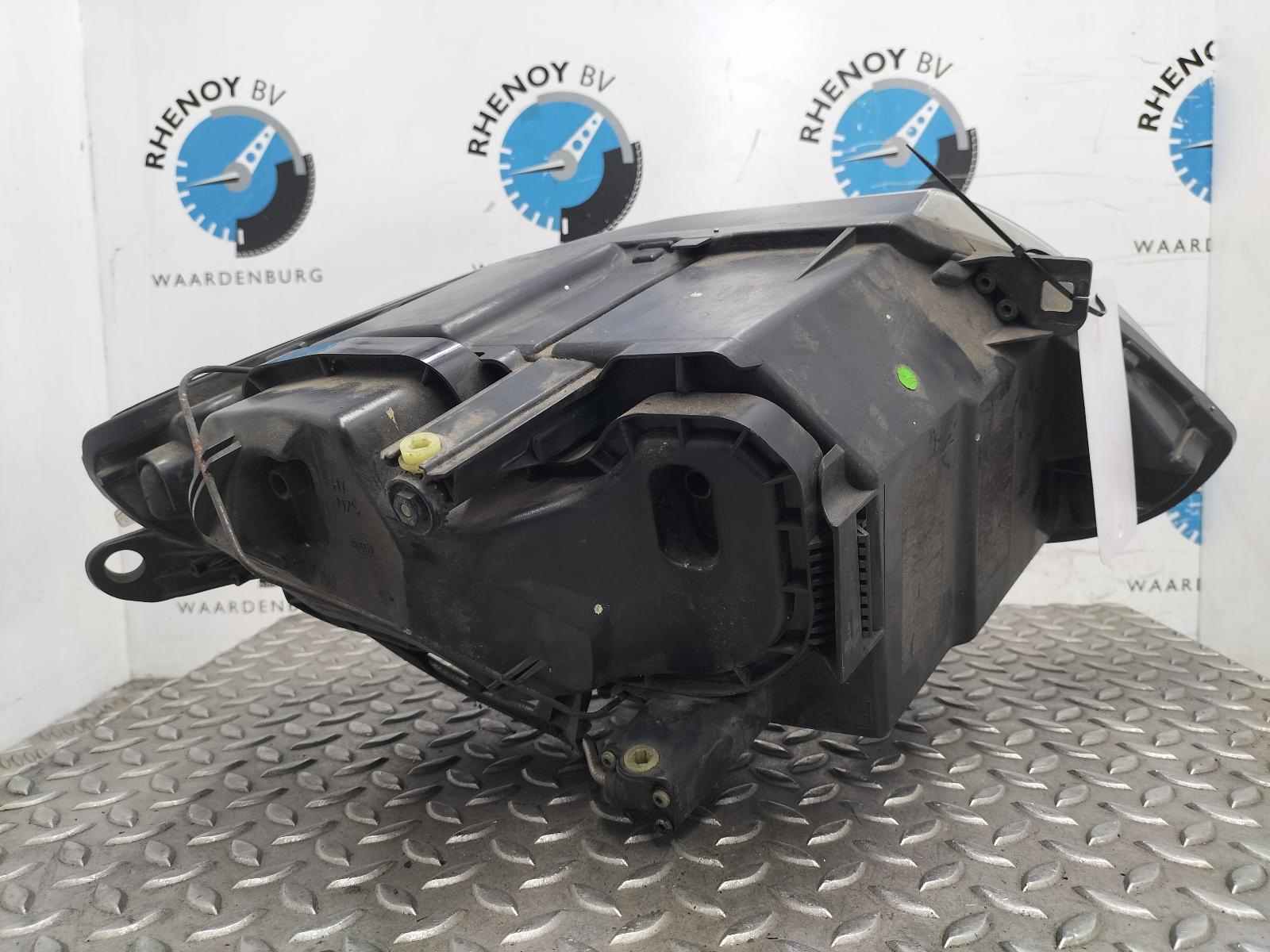 2003 BMW Z4 KOPLAMP L View Auto part KOPLAMP L BMW Z4 2003
