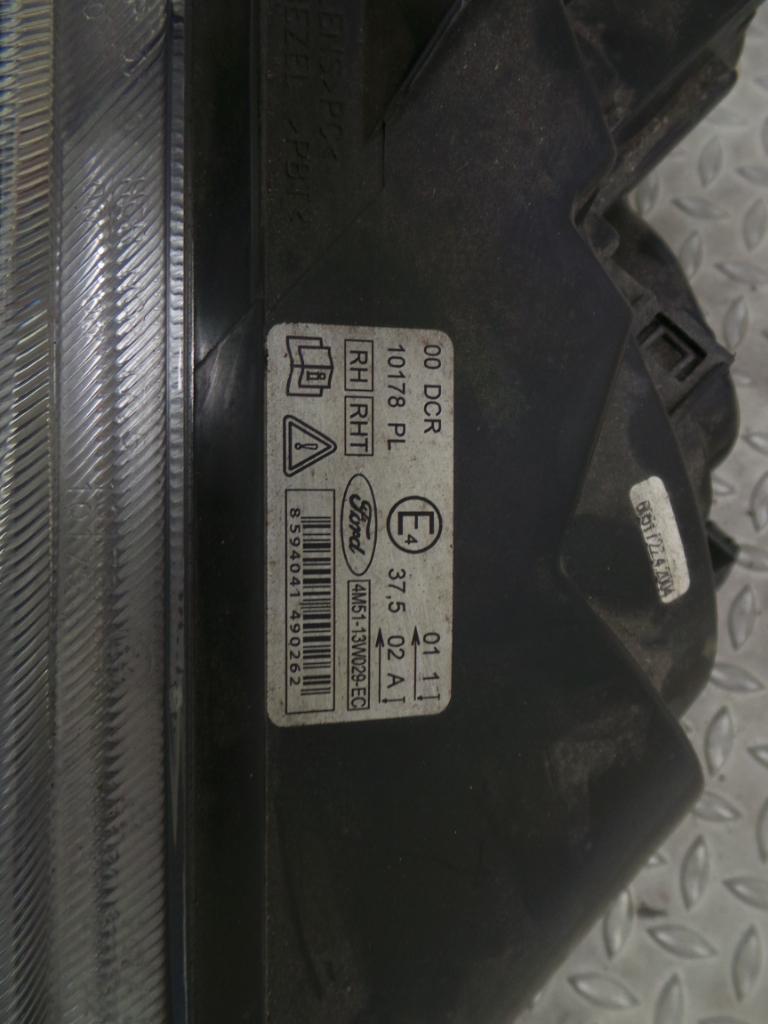 Bekijk Auto-onderdeel KOPLAMP R FORD FOCUS 2005