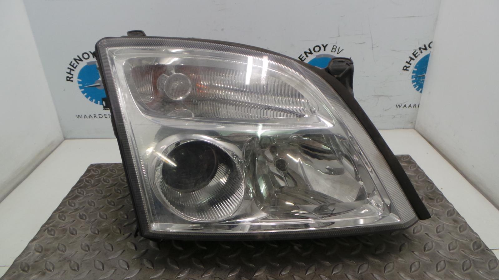 2002 OPEL / VAUXHALL VECTRA KOPLAMP R View Auto part KOPLAMP R OPEL / VAUXHALL VECTRA 2002