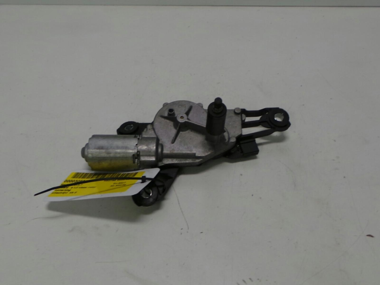 Bekijk Auto-onderdeel RUITENWISSERMOTOR ACHTER MITSUBISHI COLT 2007