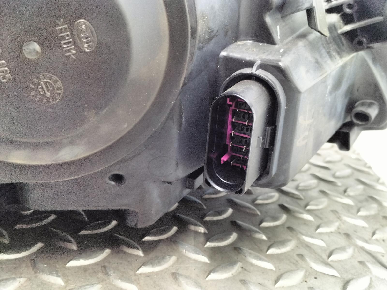 View Auto part KOPLAMP L VOLKSWAGEN JETTA 2013