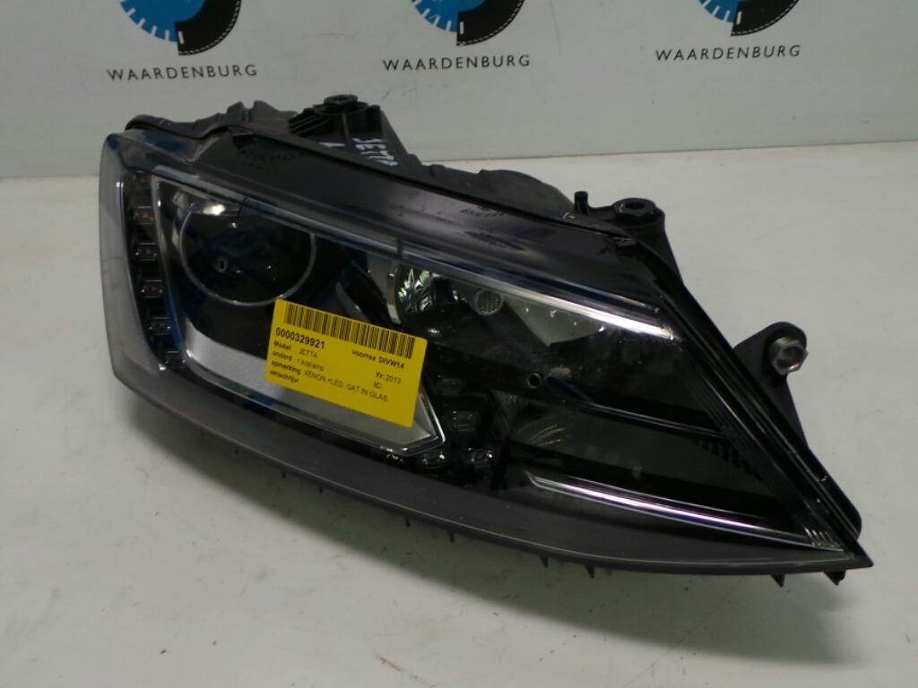 Bekijk Auto-onderdeel KOPLAMP R VOLKSWAGEN JETTA 2013