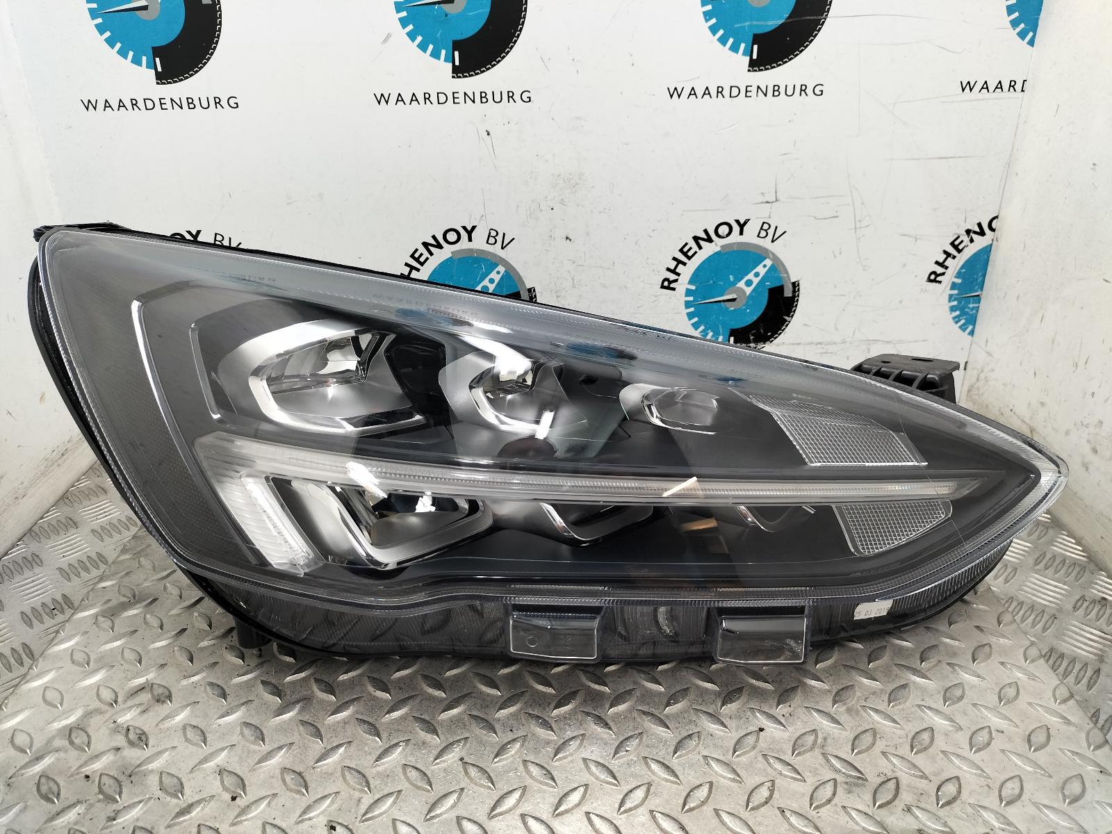Bekijk Auto-onderdeel KOPLAMP R FORD FOCUS 2018