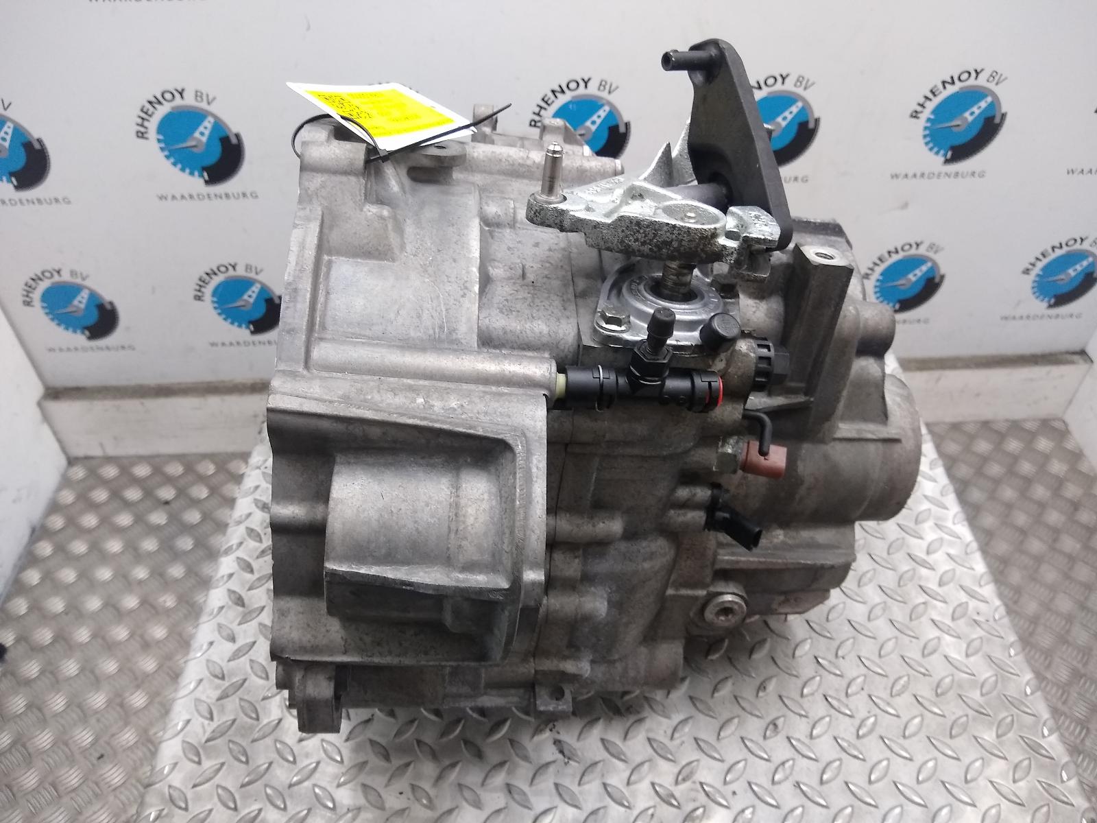 2017 VOLKSWAGEN GOLF TRANSMISSIE / VERSNELLINGSBAK View Auto part TRANSMISSIE / VERSNELLINGSBAK VOLKSWAGEN GOLF 2017