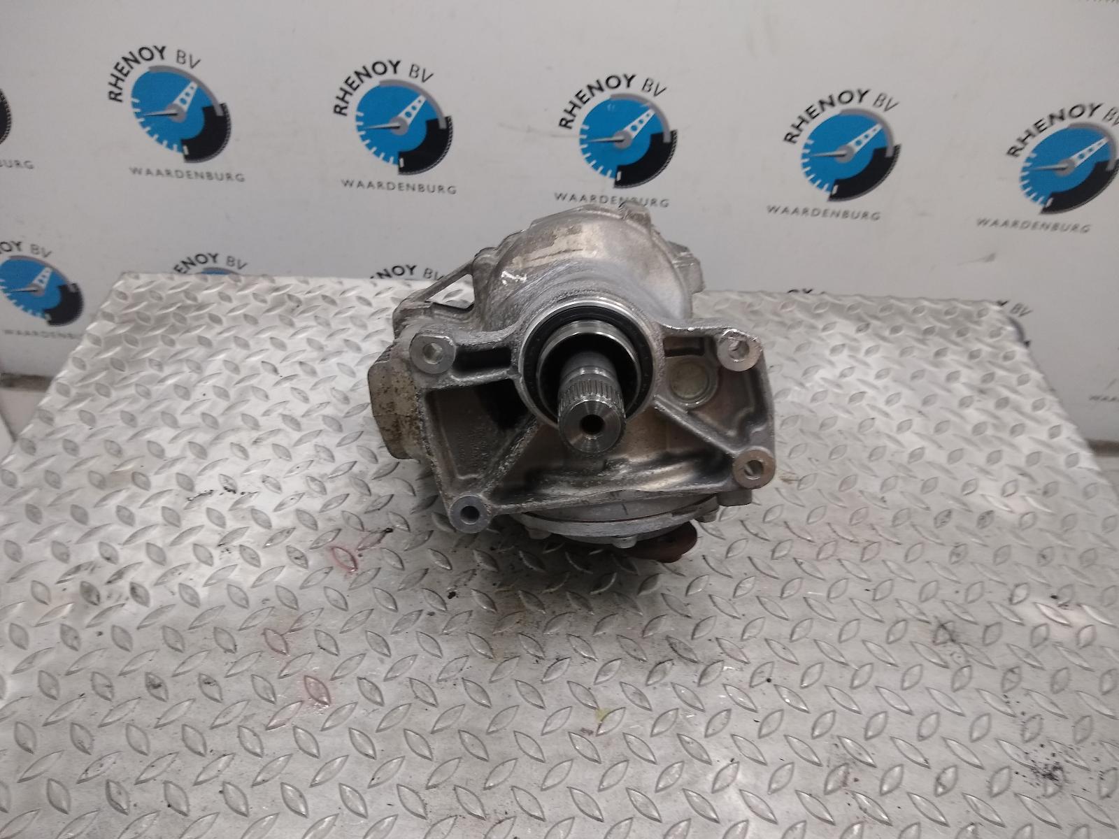 2017 VOLKSWAGEN GOLF TUSSENBAK View Auto part TUSSENBAK VOLKSWAGEN GOLF 2017
