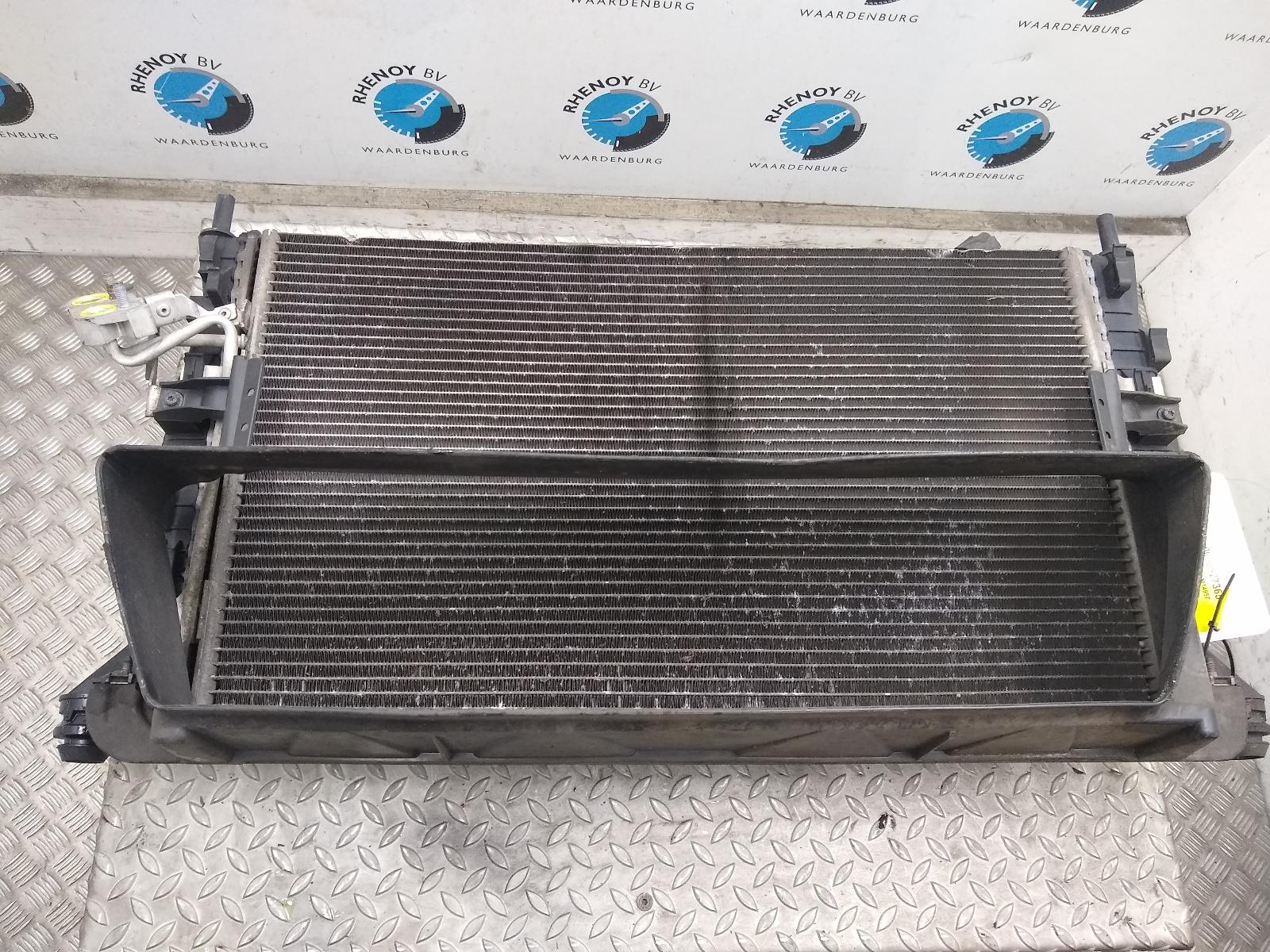 Bekijk Auto-onderdeel KOELERPAKKET VOLVO V50 2009