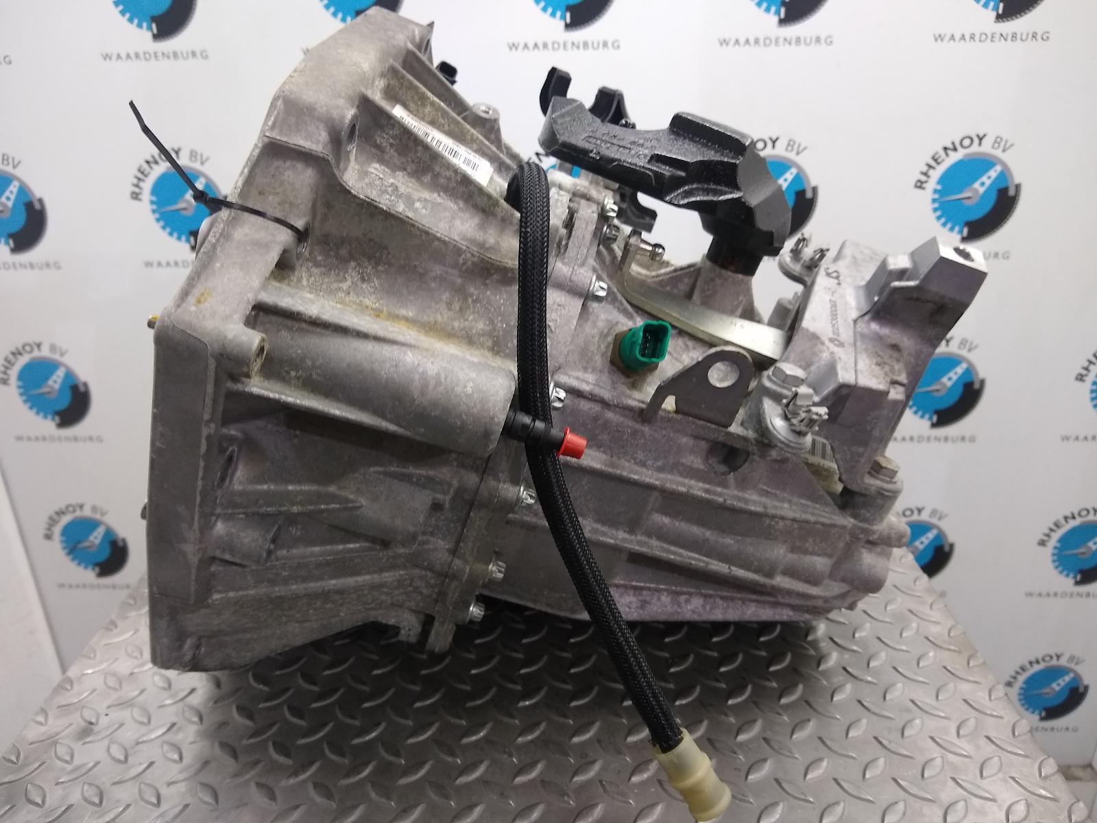 2012 RENAULT SCENIC TRANSMISSIE / VERSNELLINGSBAK View Auto part TRANSMISSIE / VERSNELLINGSBAK RENAULT SCENIC 2012