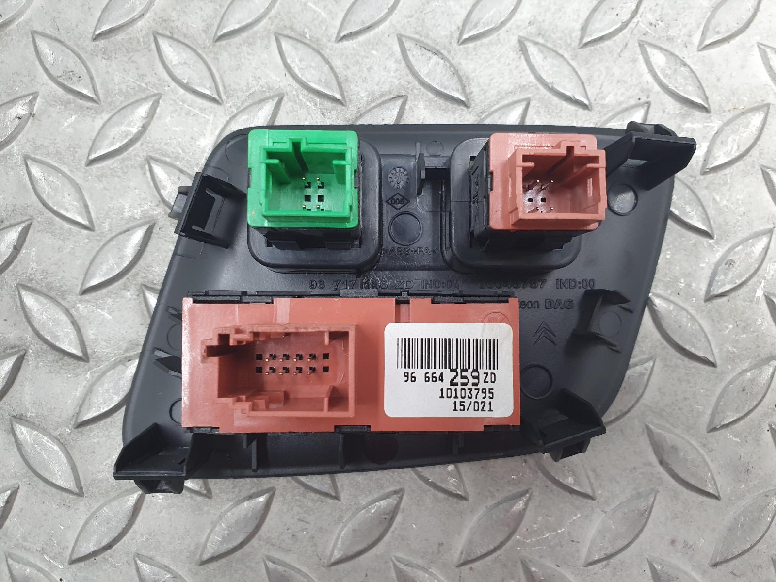 2015 CITROEN C4 OVERIGE View Auto part OVERIGE CITROEN C4 2015