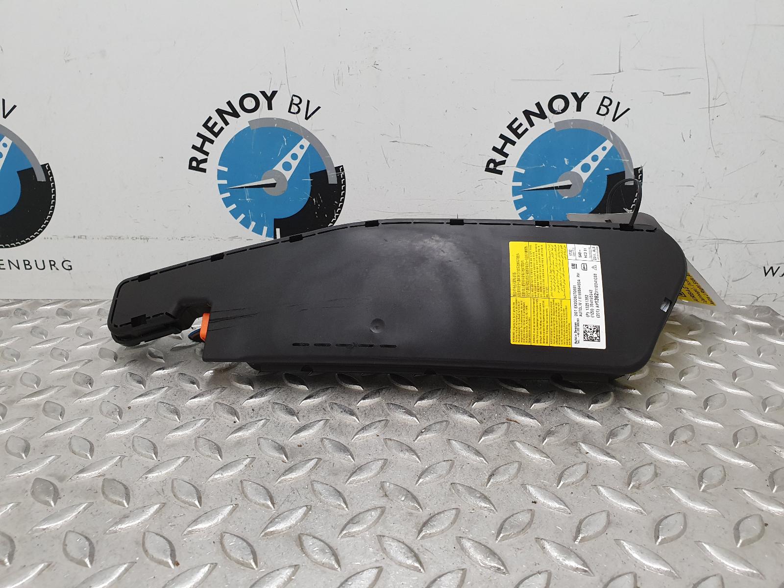Bekijk Auto-onderdeel AIRBAG RECHTS OPEL / VAUXHALL ASTRA 2011