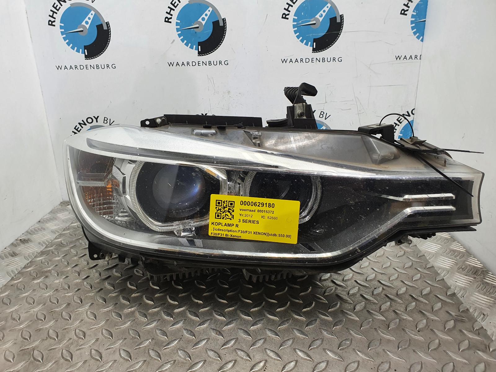 Bekijk Auto-onderdeel KOPLAMP R BMW 3 SERIES 2012