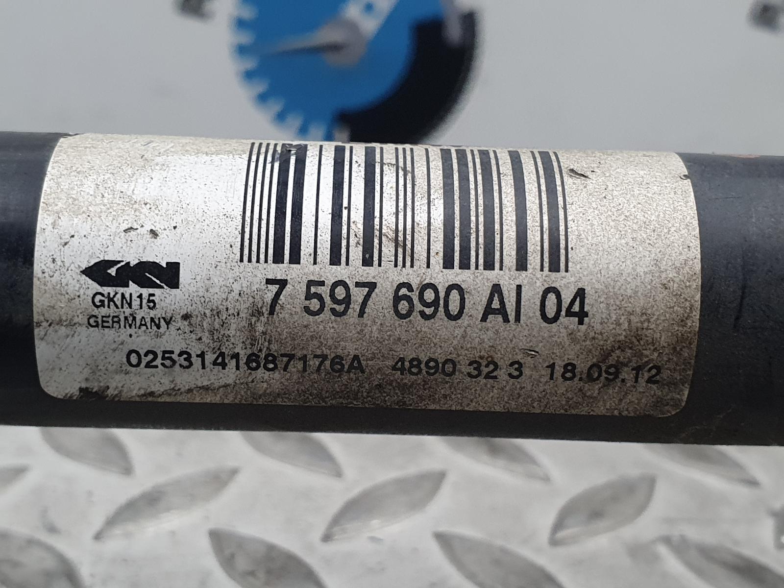 2012 BMW 3 SERIES AANDRIJFAS R View Auto part AANDRIJFAS R BMW 3 SERIES 2012
