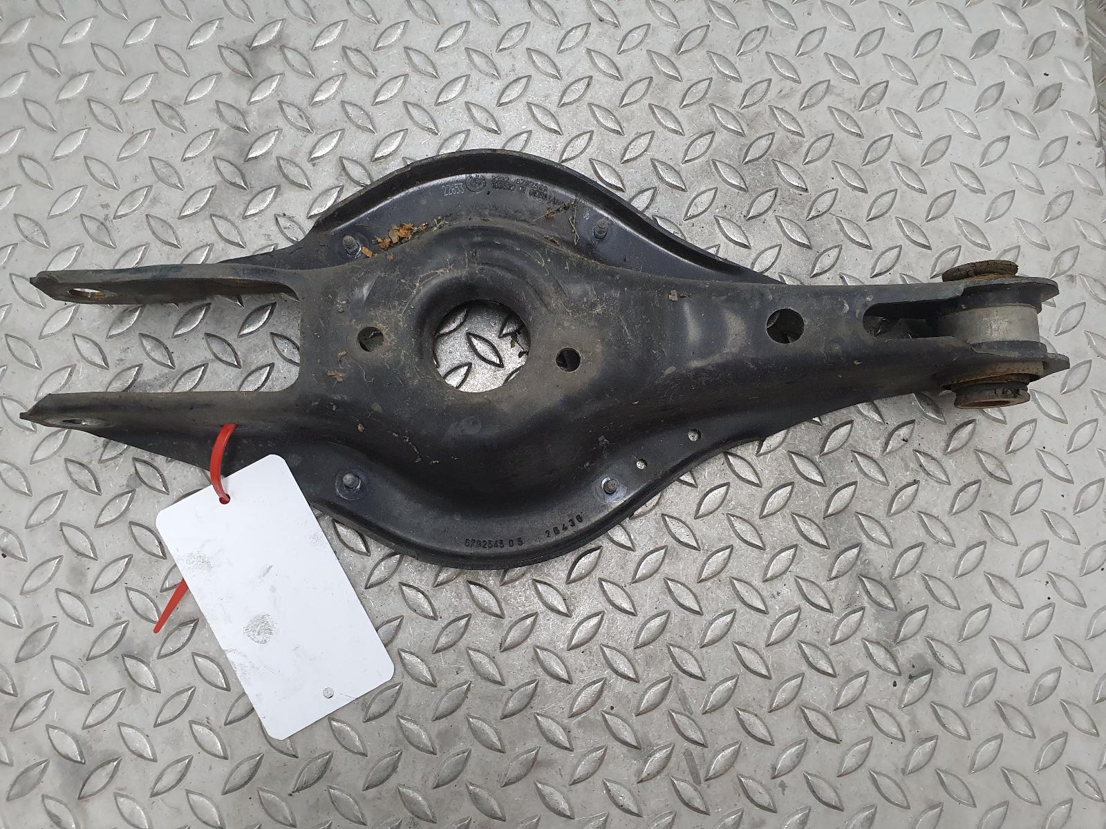 Bekijk Auto-onderdeel DRAAGARM ONDER RA BMW 3 SERIES 2012