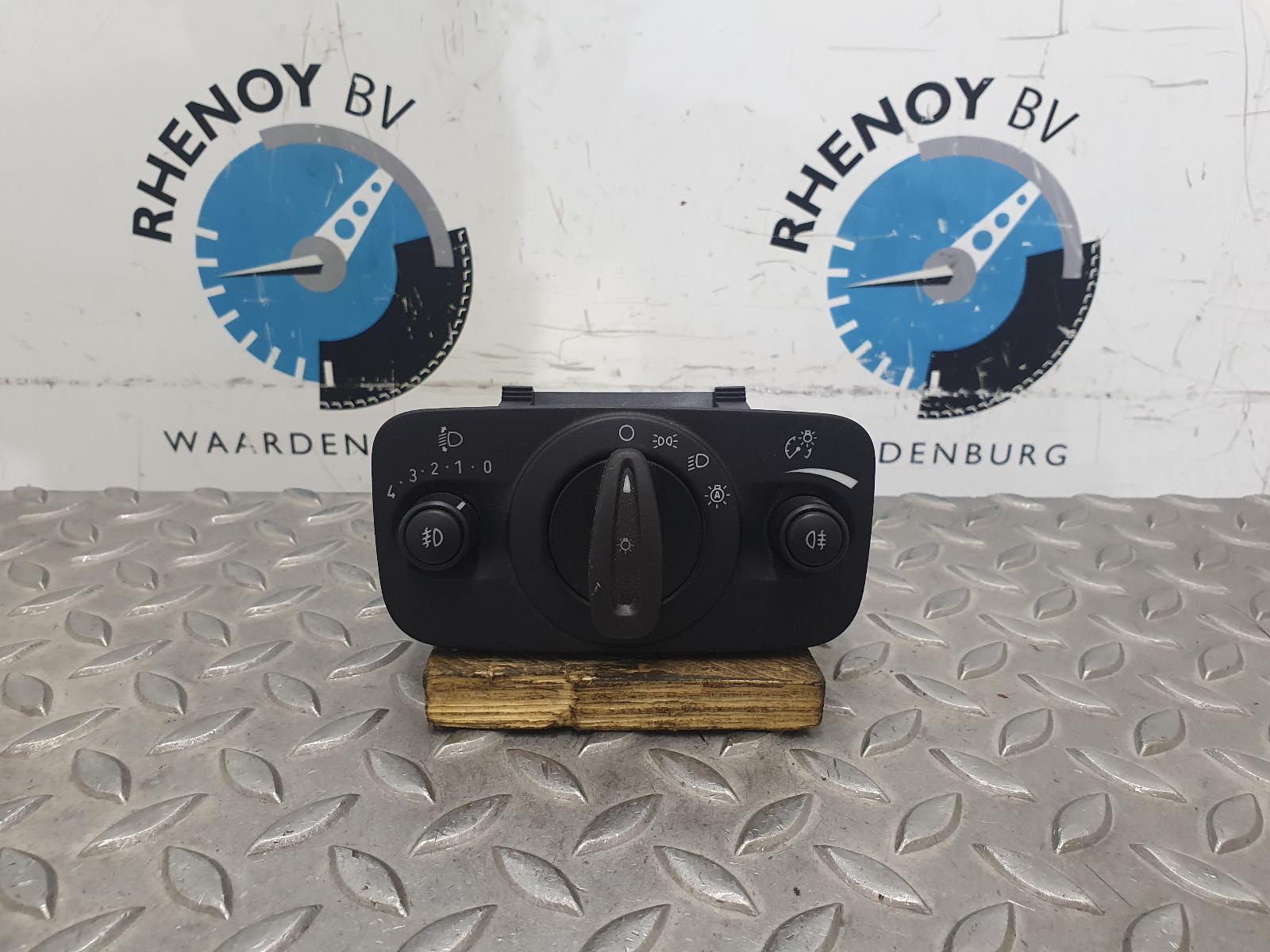 Bekijk Auto-onderdeel SCHAKELAAR VERLICHTING (LOS IN DASHBOARD) FORD ECOSPORT 2015