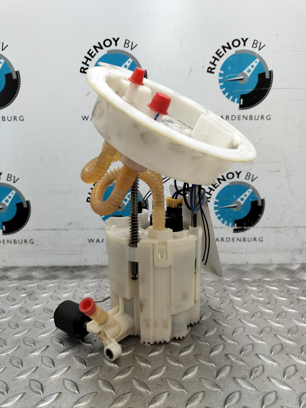Bekijk Auto-onderdeel BRANDSTOF POMP (IN TANK)  BMW 1 SERIES 2013