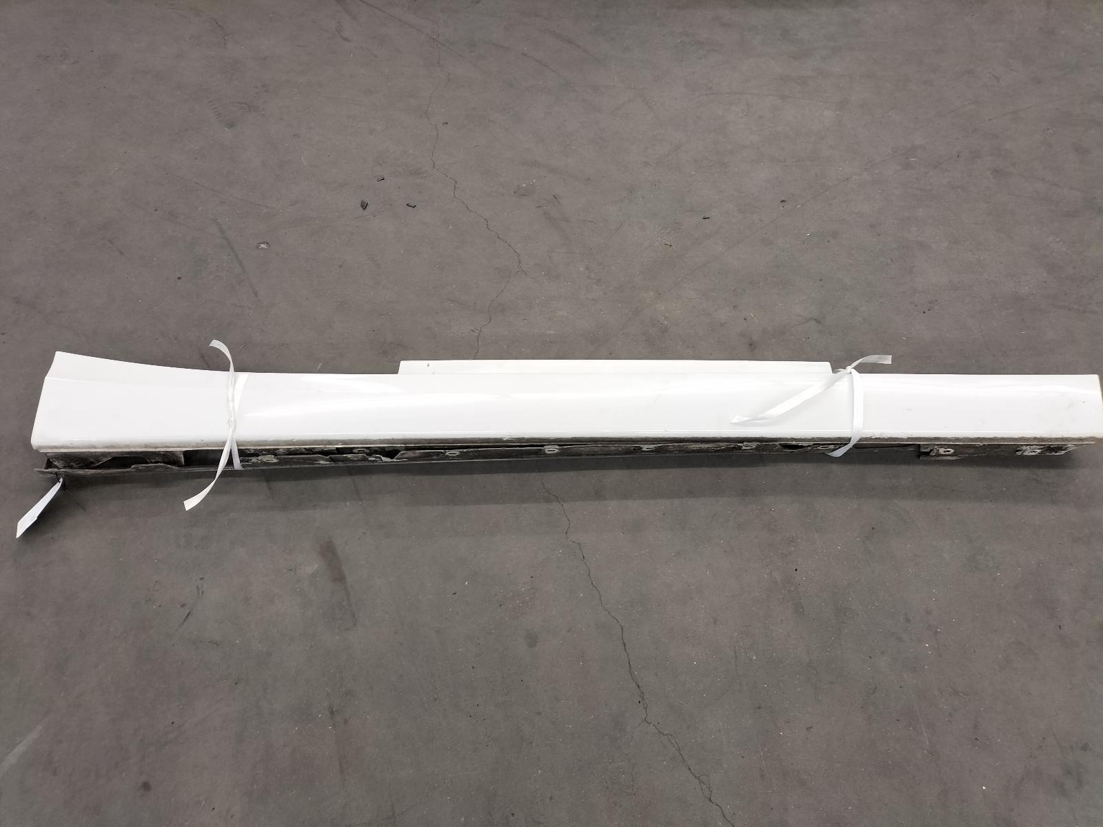 Bekijk Auto-onderdeel SPOILER / SKIRT ZIJKANT BMW 1 SERIES 2013