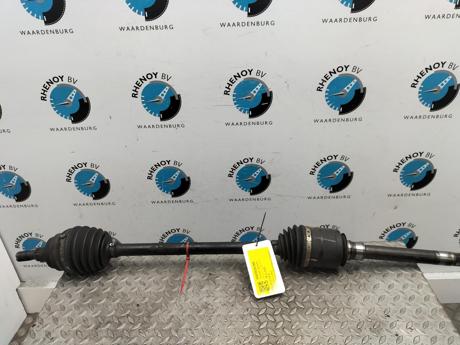 Bekijk Auto-onderdeel AANDRIJFAS R MERCEDES M CLASS 2012