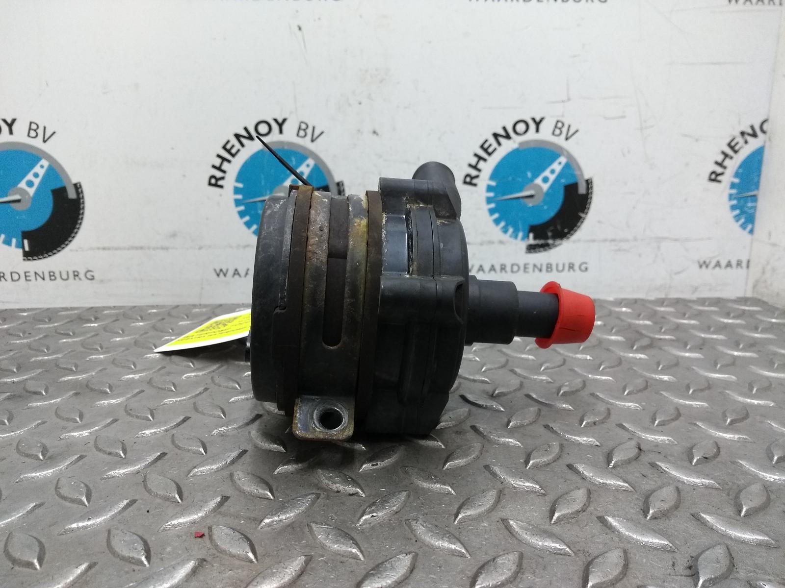 Bekijk Auto-onderdeel WATERPOMP FORD FOCUS 2013